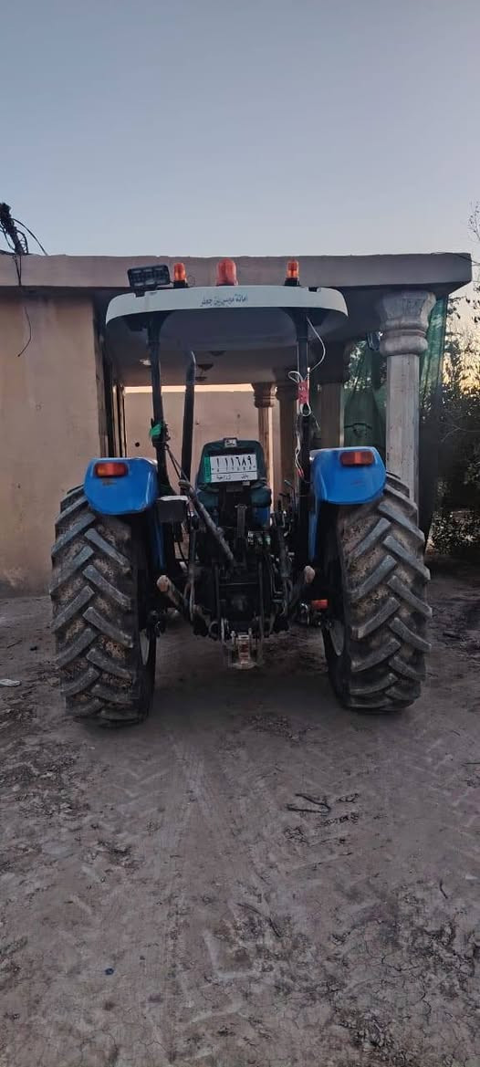 مكاين نيوهولند حجم 80 / للبيع فقط 
موديل 2014
موقع المكينه بابل جبله زبيدي 
***********
