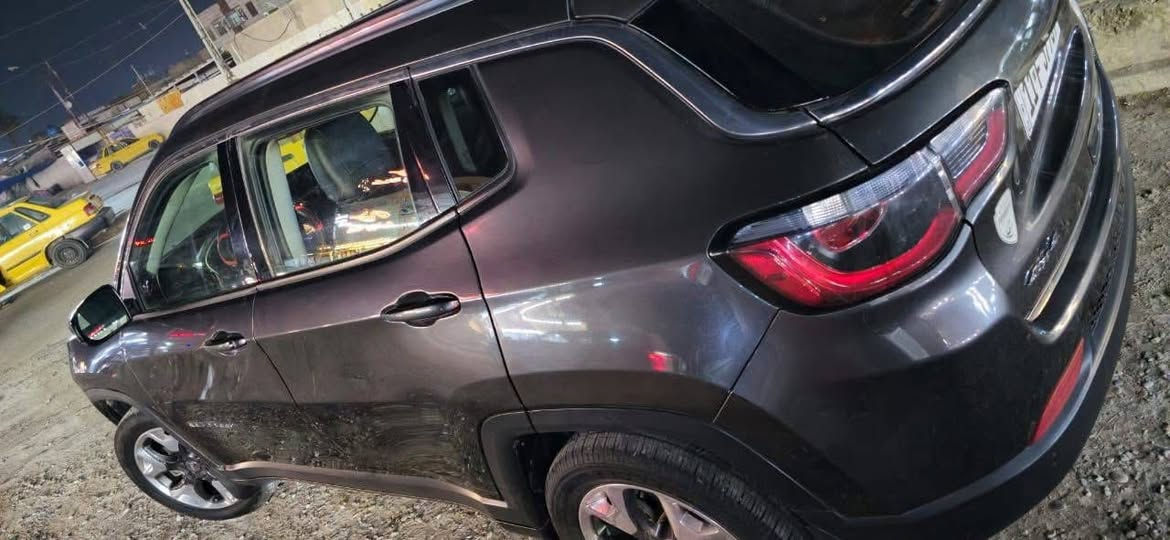 السلام عليكم بيع جيب كومباس او مراوس  موديل 2018 حادث موضح بل صوره بدون شواصي ولغود محرك 2400 ماشيه 124 قابل للزياده بصمه تشغيل عن بعد سايد بريك بصمه كامره خلفيه شاشه كبيره تحكمات ستيرن مانع انزلاق رقم بغداد جديد سنويه جديده بيها سونار جديد سياره خير من الله السعر 138 وبي مجال. مكلف بل نشر. للتواصل مع صاحب السياره اتصل. ***********
