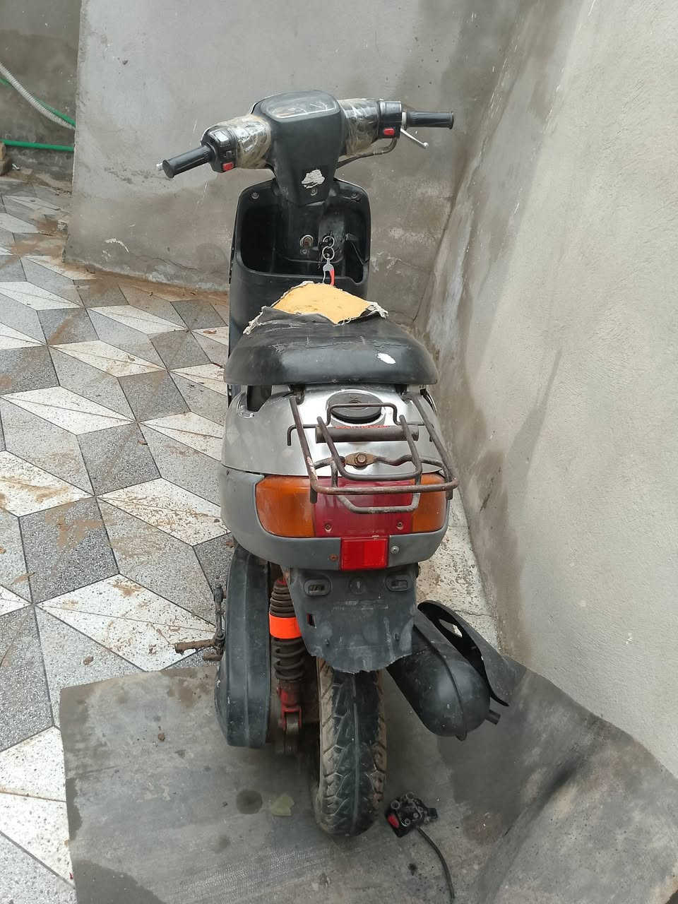 السلام عليكم دراجة زعرة بطه للبيع شغالة سلف وهندر سلف عايزة باتري شاصي مكفول كهربائيات شغالة للبيع او للمراوس


**إذا كنت صاحب هذا الإعلان وتريد حذفه لأي سبب، رجاءا أرسل رسالة إلى الدعم الفني**