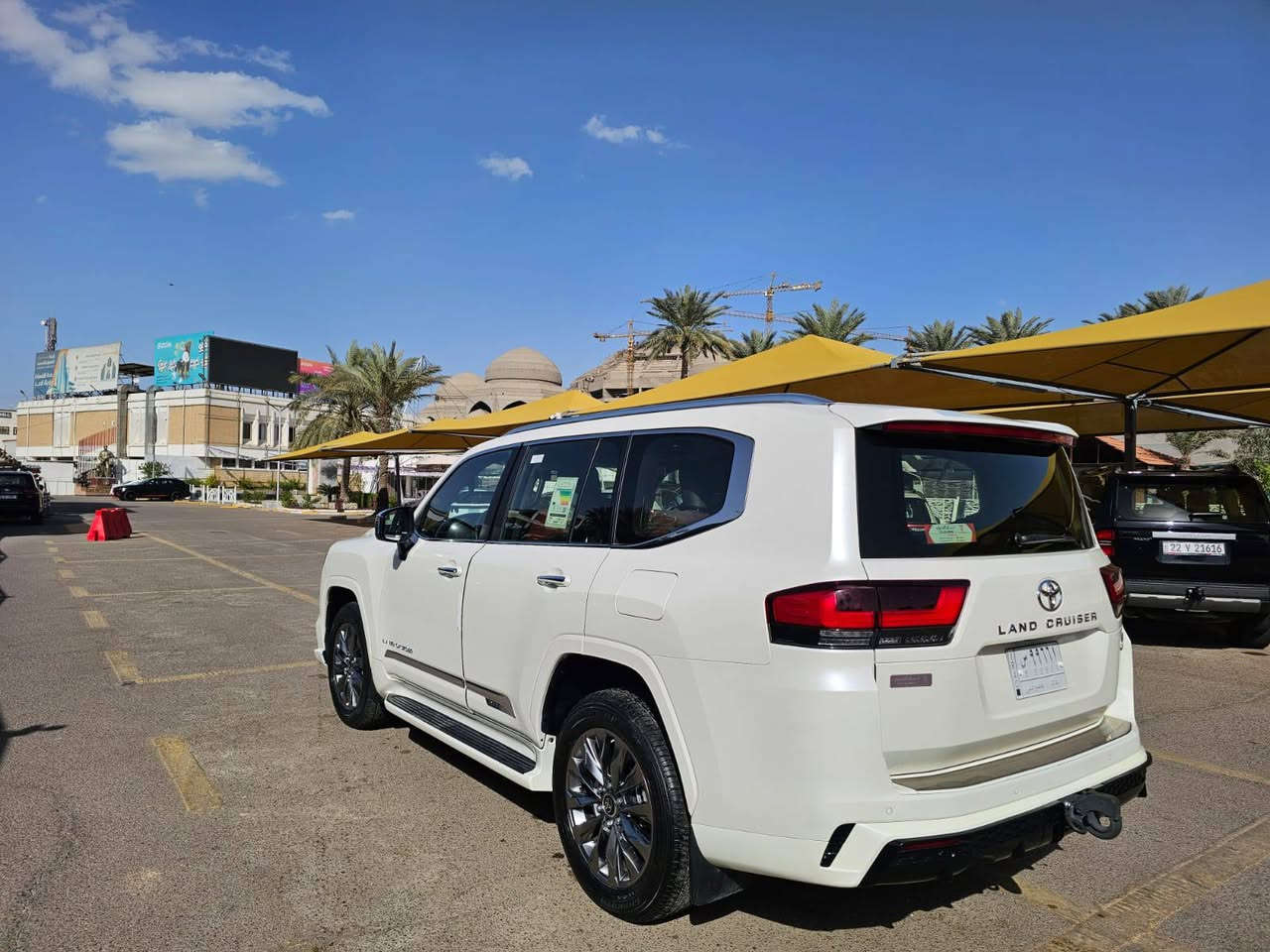 السلام عليكم لاندكروز VX ليمتد موديل 2023 داخل احمر ماشيه 5000 السياره زيرو ومكفوله السياره بريم ام الرادار رقم بغداد مميز السعر 71 وبيهه مجال مكاني المنصو نادي الصيد ***********
