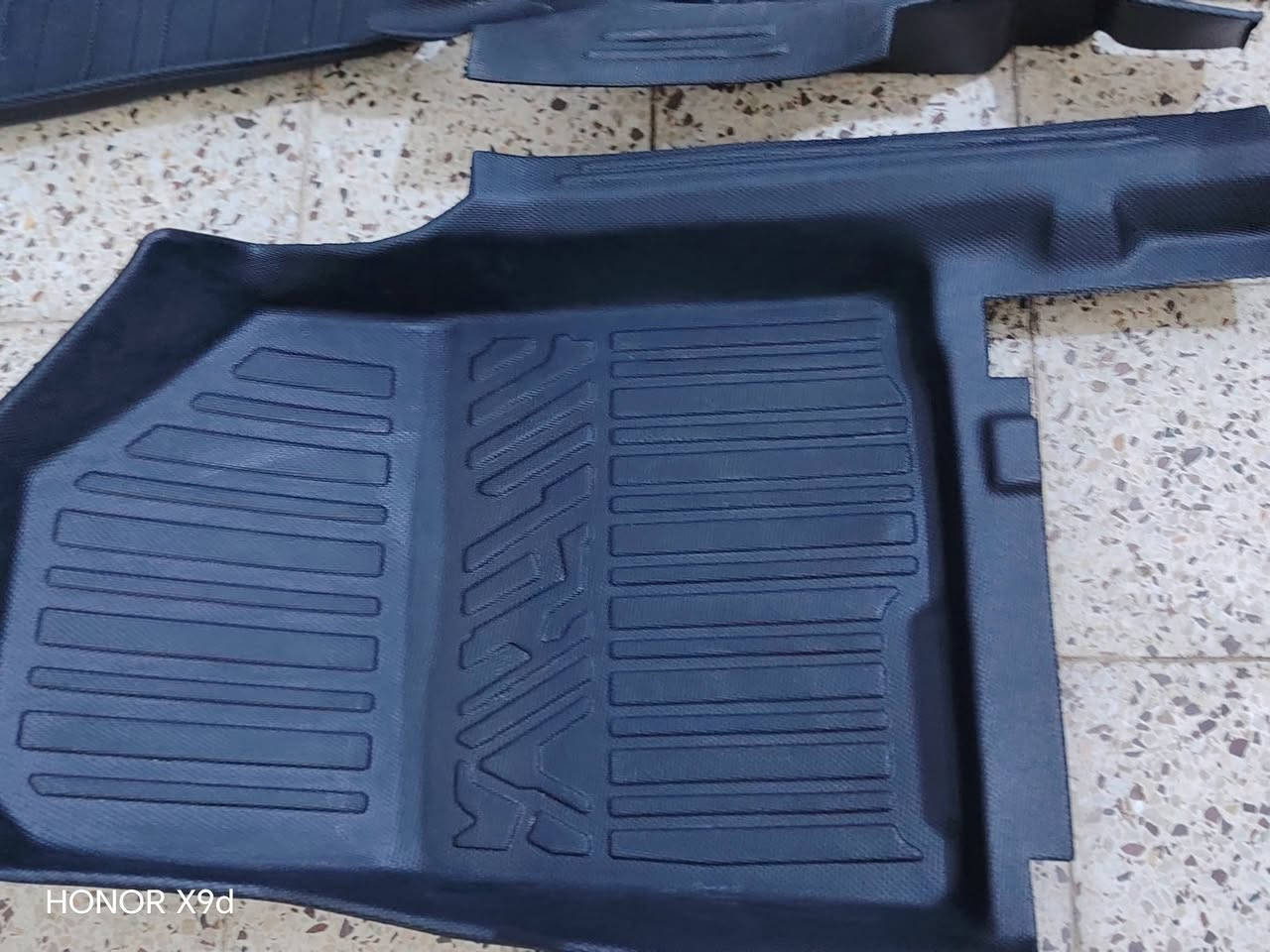 السلام عليكم شباب عندي كاعيات فورتي سيراتو   K3 اصليات السعر ٥٥ وبيهن مجال بسيط


**إذا كنت صاحب هذا الإعلان وتريد حذفه لأي سبب، رجاءا أرسل رسالة إلى الدعم الفني**