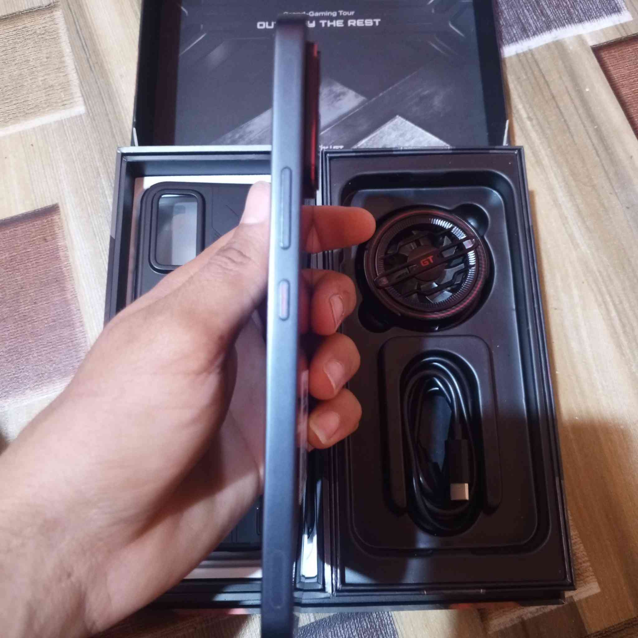 سلام عليكم انفنكس جيتي 30برو النسخه العالميه ذاكره 512النضافه 100بل100مستخدم 5ايام السعر 400قفل موجود توصيل لمحافضات الجنوب فقط الشراي يراسلني خاص لو على هاذ الرقم ***********
