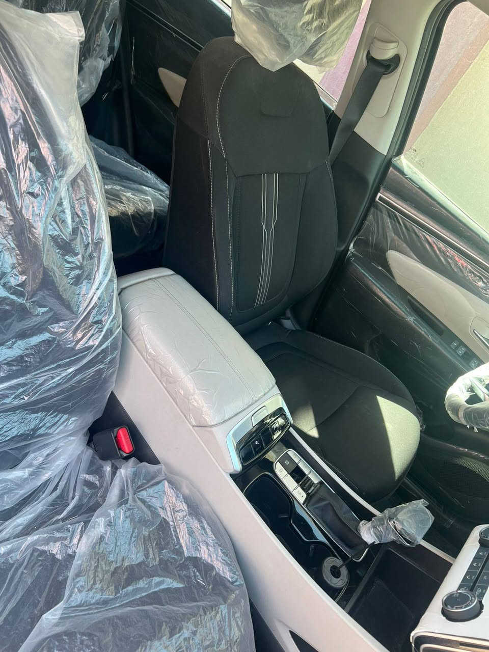 سلام عليكم عندي توسان موديل 2023 للبيع وارد امريكا حادثها ربع بنيد صبغ بدون ايرباك مواصفات بصمه هندبريك دكمه جنطه كهرباء مكينه 2500 رقم اربيل بأسمي السعر 188 ورقه والاستفسار عل الرقم. ***********
