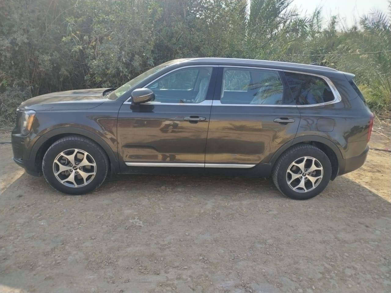 السلام عليكم للبيع كيا تلورايد موديل 2022 فتحه 
رقم بغداد حادثها موضح بالصور سعر 290 شراي اتصل *********** /***********
