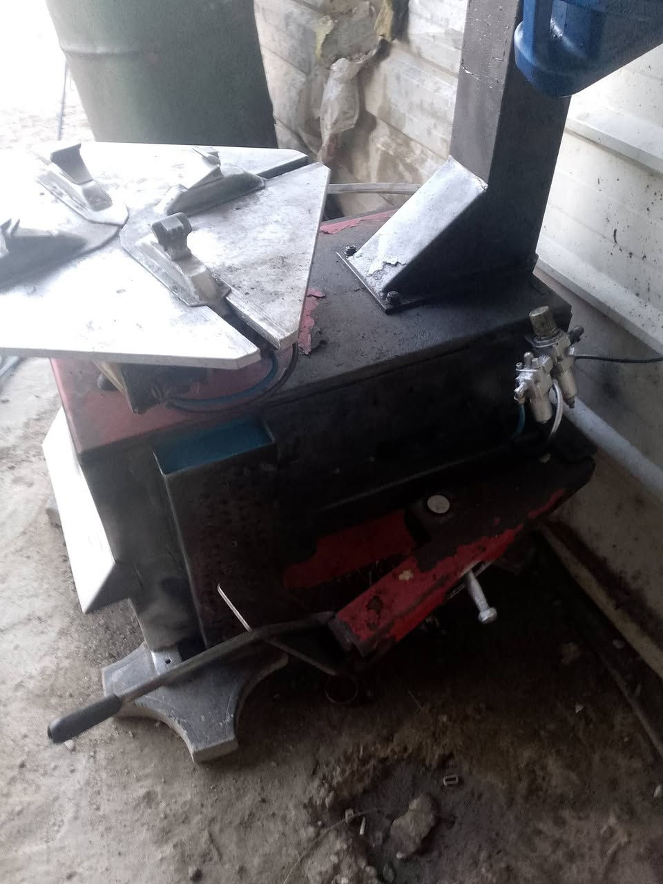 خالعه للبيع نضيفه ابشرط الشغل ولفحص جاهزه عنوان بغدادالزعفرانيه الاتصال ***********
