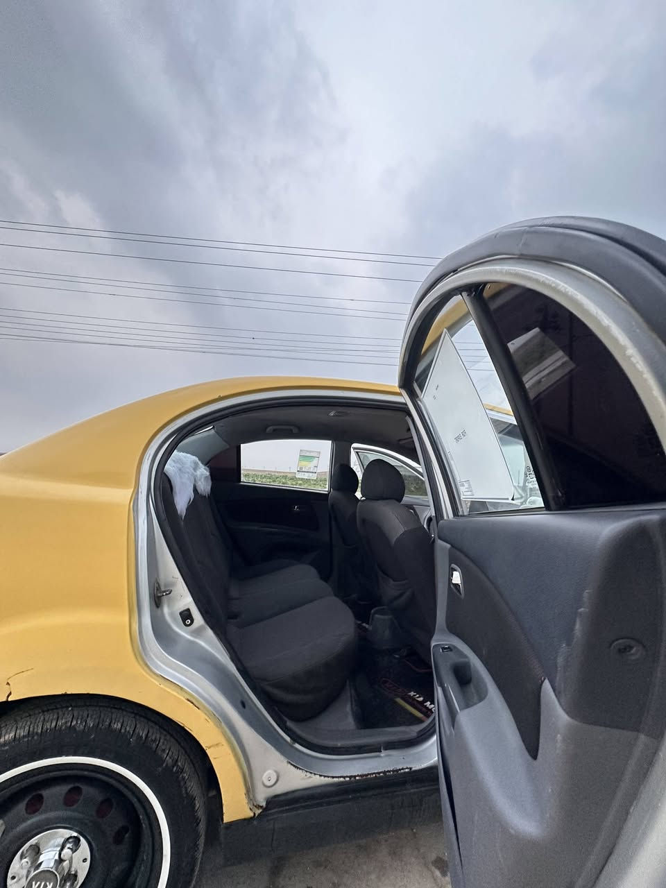 كيا برايد 2007رقم بغداد مشروع وطني تحويل ثاني يوم السياره كشرها نظيف بس بيها شويه خيسان طخم تايرات جديد مكفوله من الضربه السعر85 وبيها مجال العنون موصل شلالات للاستفسار:***********
