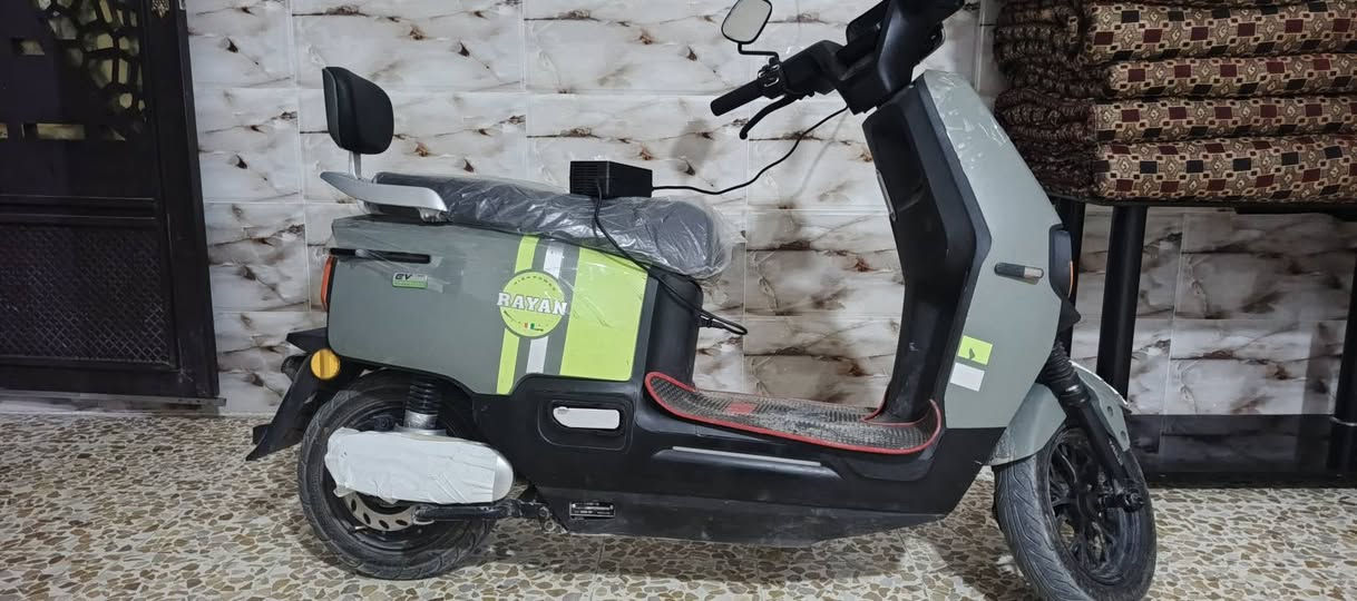 ماطور ريان ابو عيون للبيع معروفة مواصفاتو  السعر 875 وبيه وصل شراء بعد ماصار شهرين جديد لا شخط ولا مفتوح بي اي شي *********** الجانب الايمن
