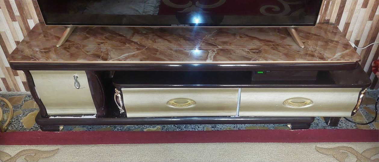 السلام عليكم
ميز بلازم للبيع
السعر ٣٥ 
***********
