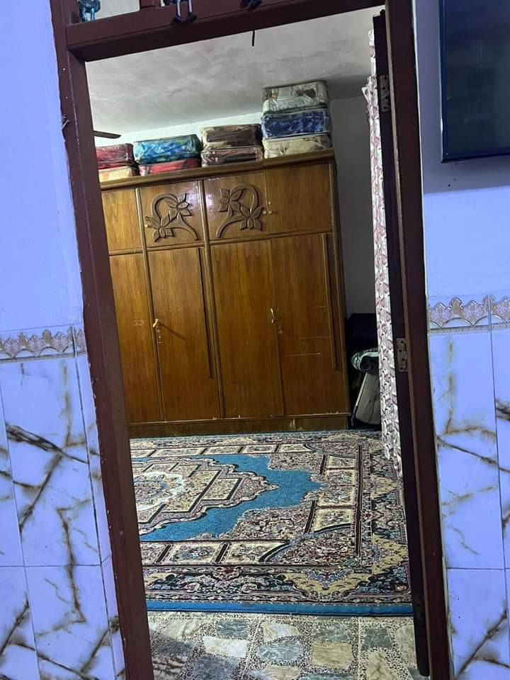 دار للبيع مساحه ١٥٠ متر واجه ٧ ونص نزال ٢٠ العنوان الضباط الثانيه الزراعي بضهر شارع ٢٠ قرب ملعب بسام للتواصل على الرقم ***********
