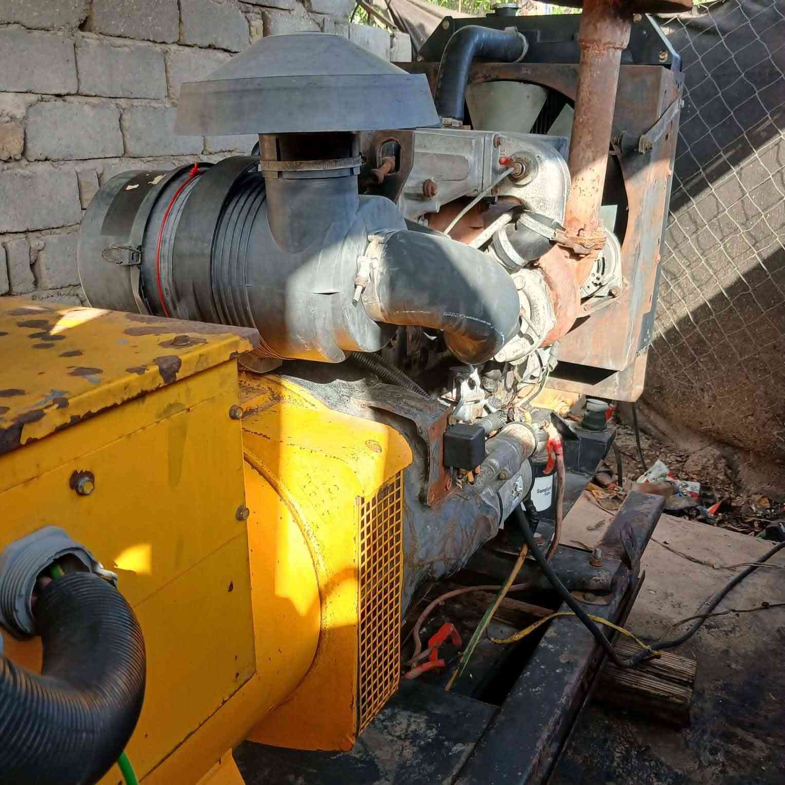 مولده بيركنز انگليزيه  80 KV
مولدة شغالة تشغيل و إطفاء اوتو بدون نقص اي شيء تاخذها گبل تنصبها أبيتك وتشغلها

مكاني بابل 

للاستفسار التواصل معي خاص او على الرقم ***********

السعر 48 ورقه و بيها مجال

