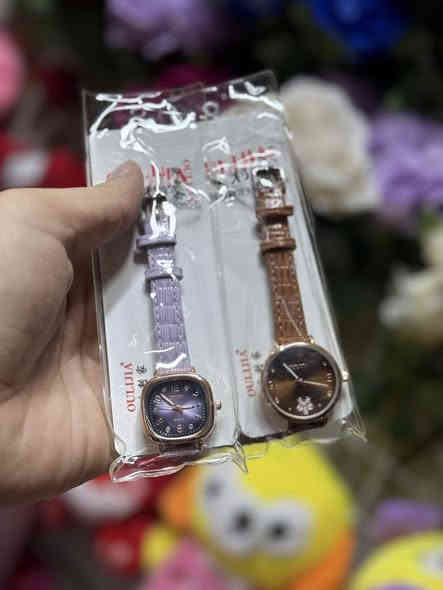 #وفرنالكم ساعات رجالي ونسائي 
# السعر ب 5 فقط 
# وسعر اقل بمناسبة عيد الطالب للعدد اكثر 
هيت حي الجمعيه شارع حامي حميد مقابل مجمع الملكه 
واتساب ***********
