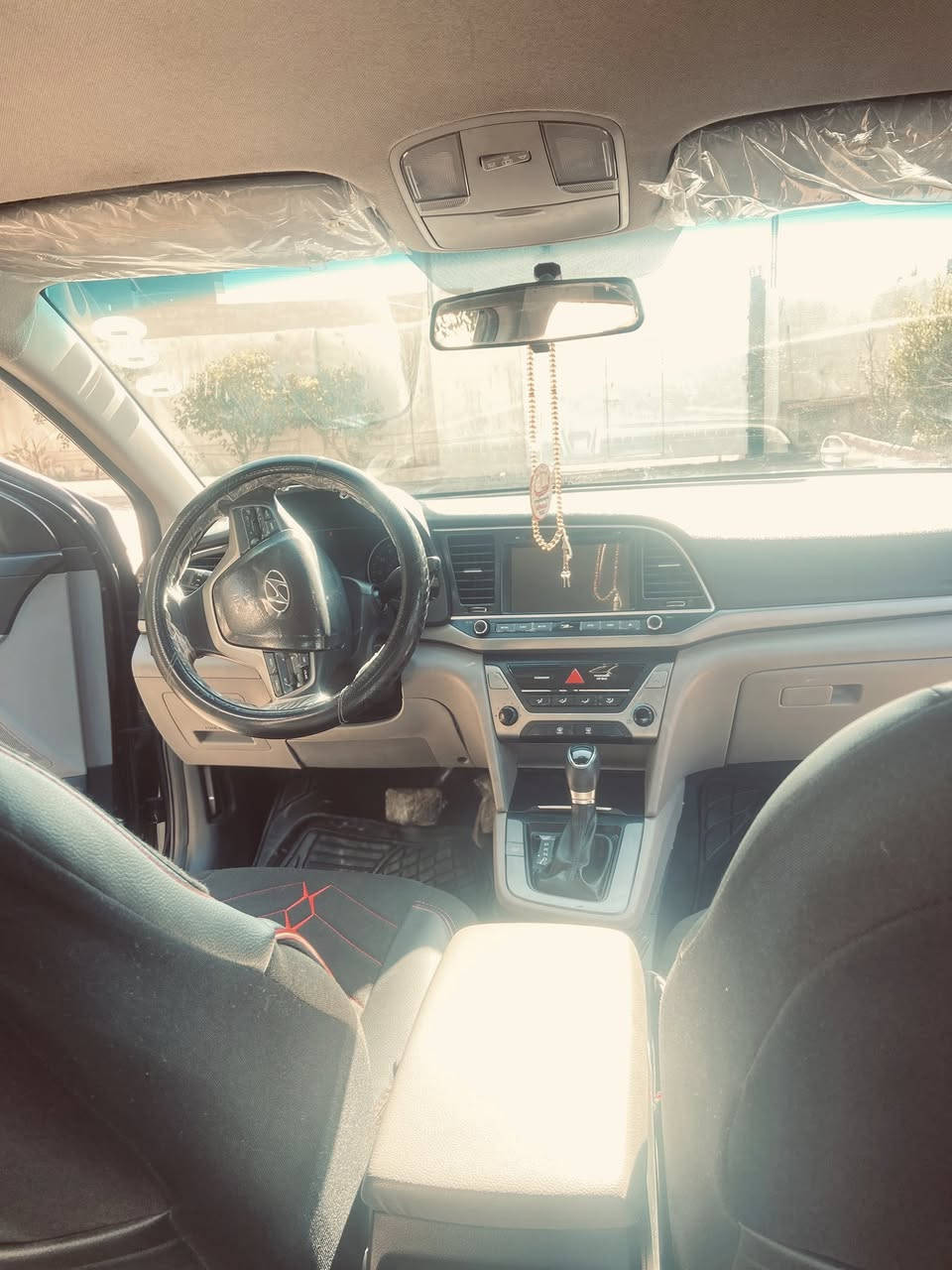 اسلامو عليكم سياره انتره اللبيع مكلف بلنشر  موديل2017السعر130 وبيه مجال الستفسار علرقم ***********
