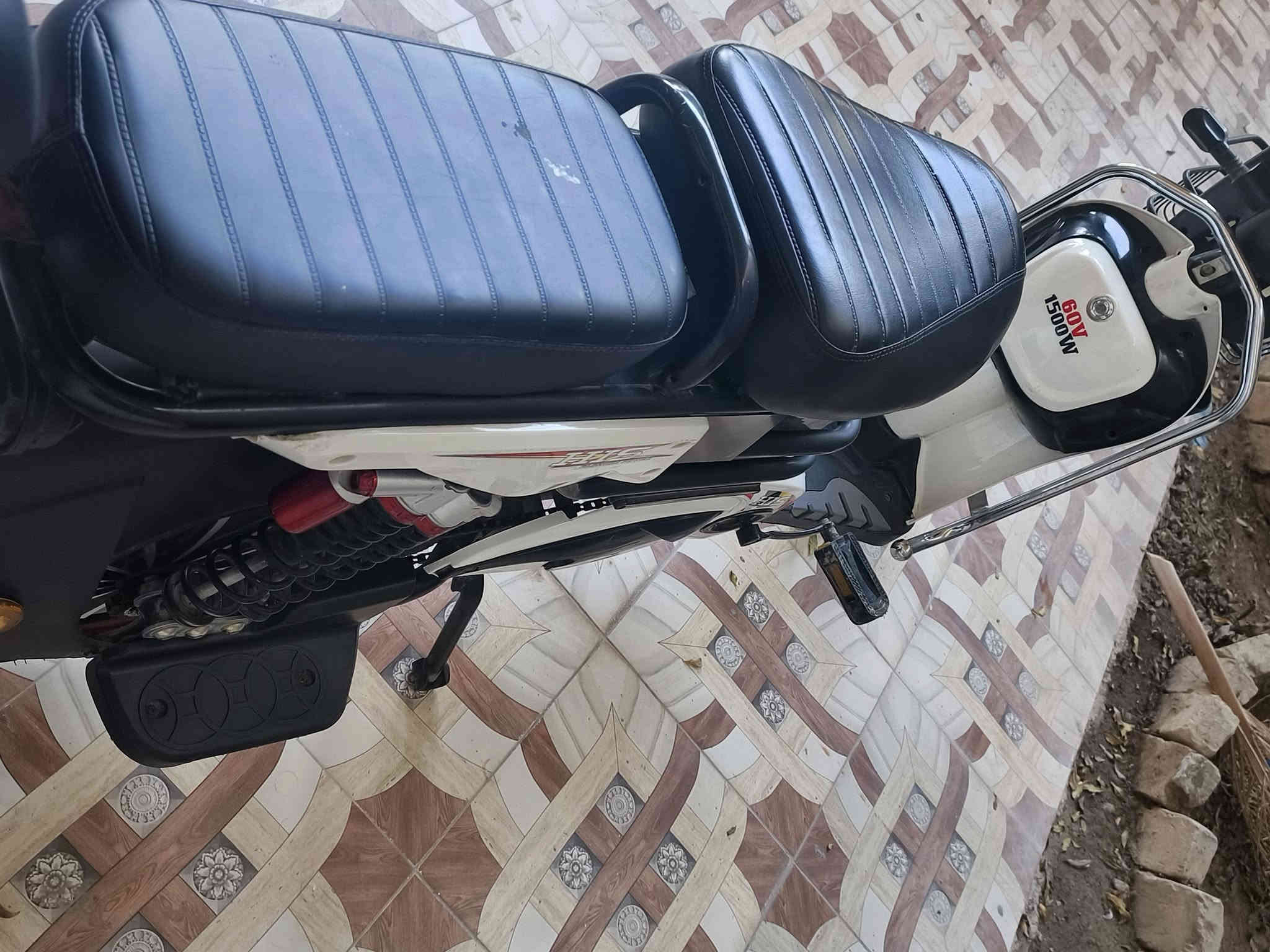 السلام عليكم دراجة شحن للبيع موديل 2025 جديدة وبسعر مناسب جدا المواصفات أربع سرع قاعدة موبايل كشن كبير ومغلف وخمس بطاريات شرط عال فحص مع كلاص ونشرات جانبية وداخلية مع سلة أمامية دبل اشارة كهربائيات كلهة جديدة وشغالة وجديدة مع نضامين تشغيل سويج وبصمة عن بعد تجي ويا مع ملف 1500 وفولطية 60 وجكمجة السعر قفل قفل قفل 280 بيع مستعجل مكاني بعقوبة السايدين استفسار ***********
