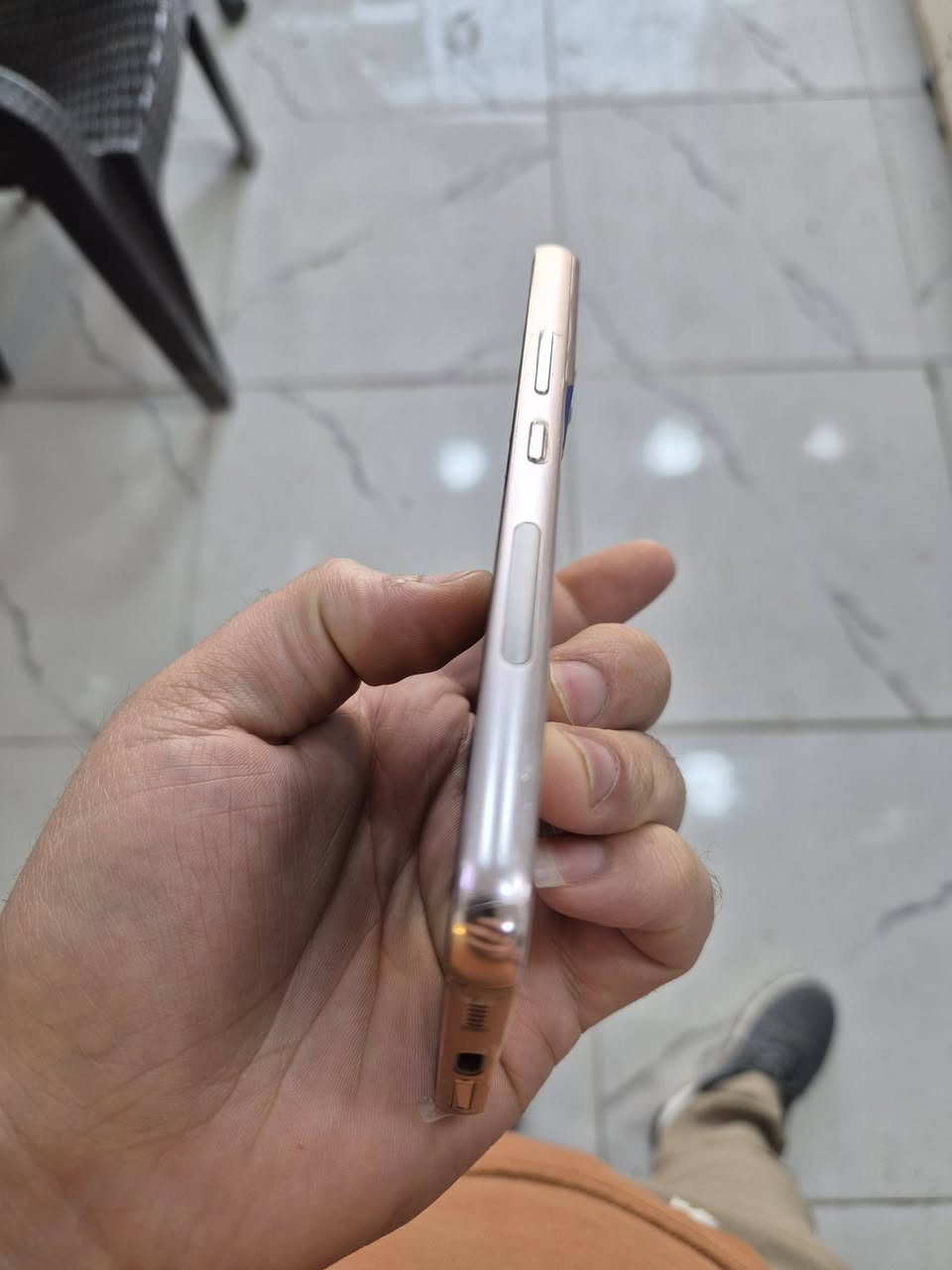 السلام عليكم S22 5G النسخه اليابانيه 
الجهاز مكفول من التصليح 

المعالج سناب دراكون  ...ذاكره 256 / عشوائية 8

المكان بغداد 

سعر 260 الف.  ( ملاحظه الجهاز مغلف الي الكامرات الطالع هذه تغليف مو بجهاز ينشال )


**إذا كنت صاحب هذا الإعلان وتريد حذفه لأي سبب، رجاءا أرسل رسالة إلى الدعم الفني**