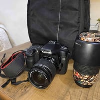 كامره كانون D50 جديده ونظيفه حيل وياها عدسه رياضيه جديده وبيها رامها ا...