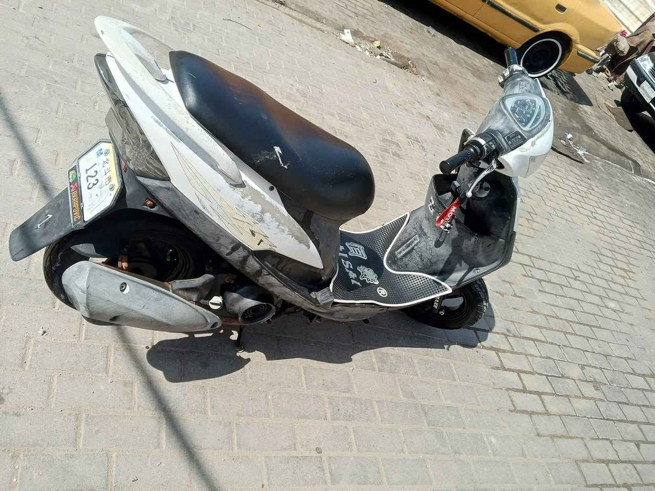 السلام عليكم
مااكس عدله ياباني 120 

 مكفوله محرك  بلادي  ما مفتوح شرط الفحص 

دراجه فوول ملاح كفرات بلادي كلله  ختم واحد  

شلعه ومعدل  110 فوول متنكض

كلشي شغال سلف  هندر   كلوبات اشاير سكنات  عينه لونين عداد   شغال عداد بانزين شغال  كلشي عل بلاد  

احلا من صور بالف مره 

سعر   825. وبيهه مجال قليل 

شراي يتصل

مكاني بصره 

***********واتساب فقط
