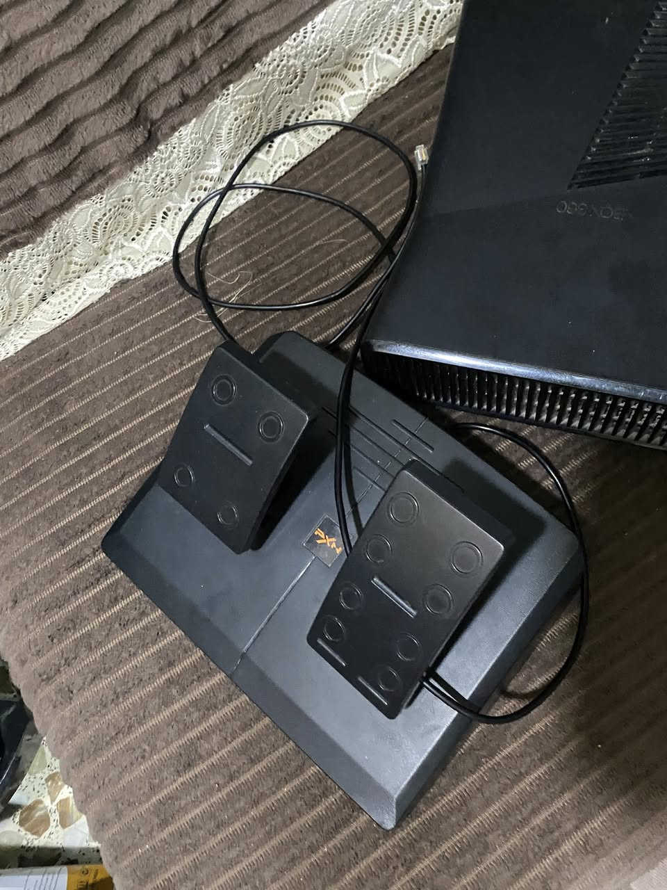 السلام عليكم اكس بوكس 360 وهار بي250 لعبه مع ستيرن جوكر السعر 150 (***********)
