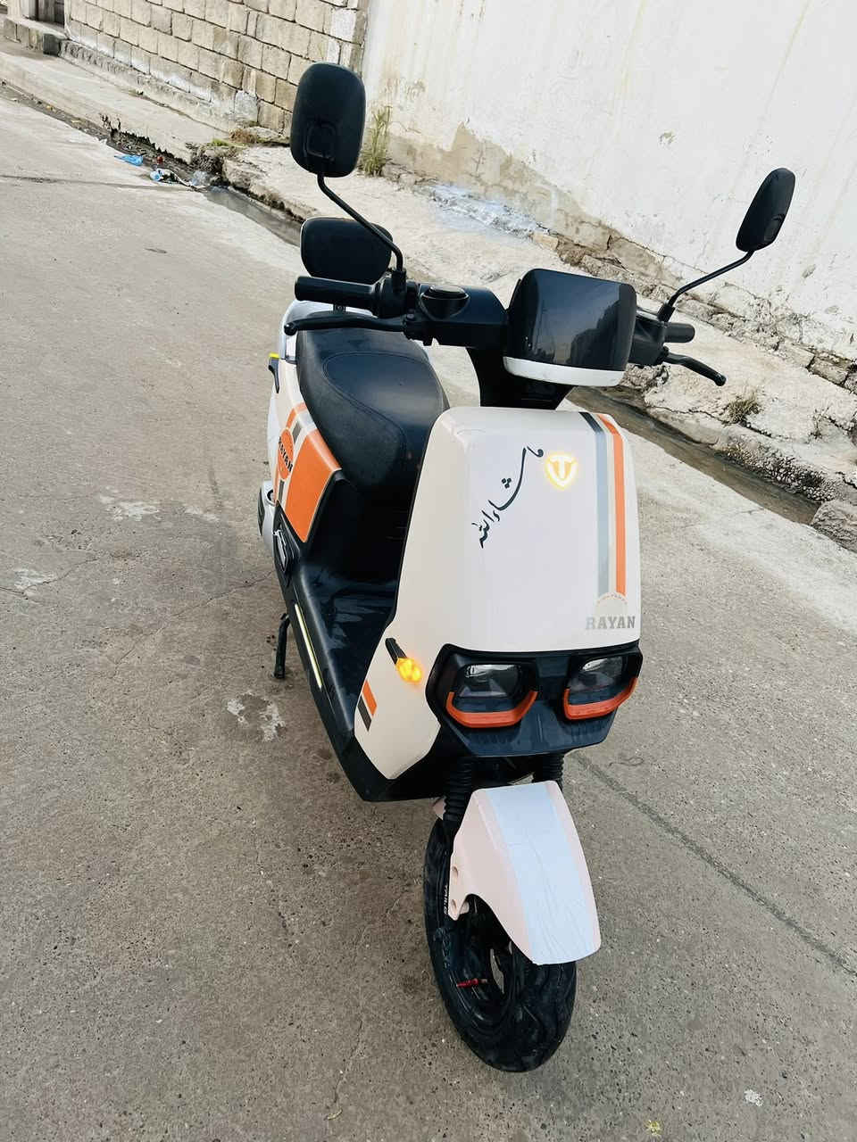 سلام عليكم مأطور اخو الجديد
الريان للبيع كلو شرط ست بطاريات كبار شرط ع الفحص دبل سويج دبل بصمة لايت عالي ناصي يمين يسار بگ شغال مثبت سرعة والسرعة ٧١ السعر ٧٠٠وبيه مجال مكاني موصل حي القاهرة 
الرقم ***********
