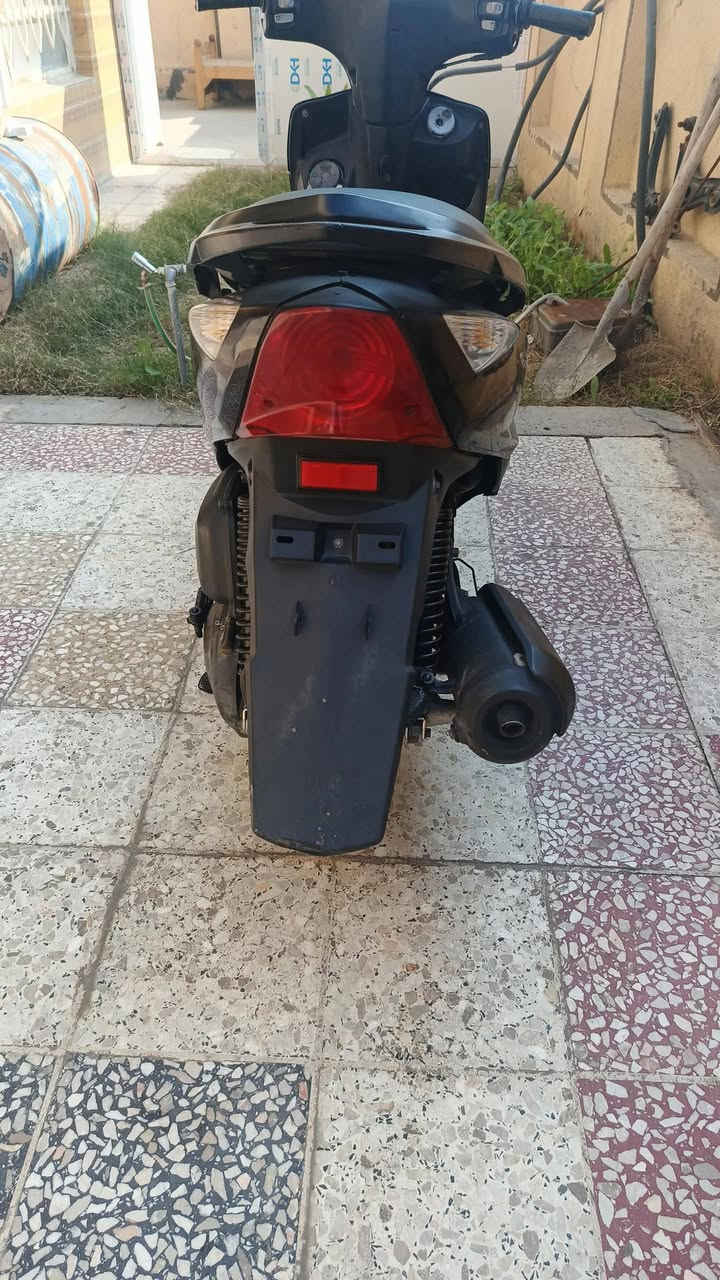 السلام عليكم دراجه ماكس ثعلب 140 كفرات مختمه ختم واحد بلاديه مكينته حلوه ورزنه شاده باتري جديد الكهربائية كله شغاله بس الكيج مال سرعة و بانزين مايشتغل الدراجه حلوه وخير من الله السعر 650وبيه مجال العنوان بغداد الكريعات قسم البلدي الكويتي الرقم ***********
