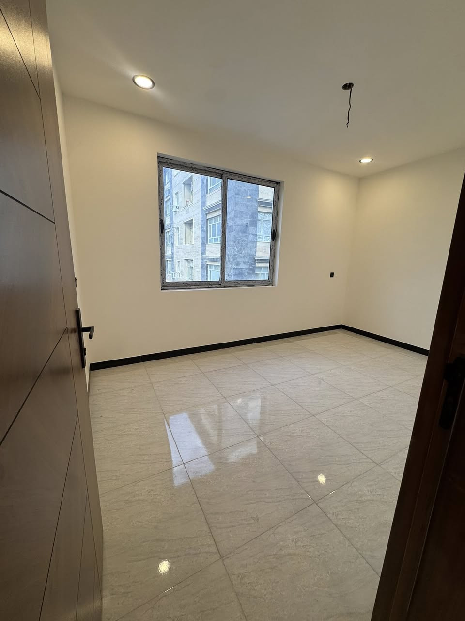 شقة للايجار 
طابق ثالث 
غرفتين وصالة وخدمات 
مصعد شغال 24 ساعة 
الاعضمية 📍
قرب قاسم ابو الكص 📍

سكن عوائل فقط 
للاستفسار

📞***********
