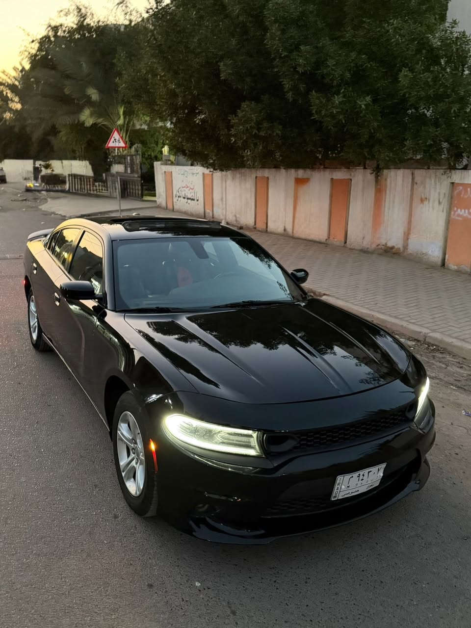 السلام عليكم للبيع جارجر 6 سلندر فول فول مواصفات 1/1 السيارة  حادثها نص جاملغ امامي بسيط جداً بدون لغد بدون شاصي بدون ايرباك موديل 2020 
عارضها 228 وبيها مجال بسيط 
للاستفسار ***********
