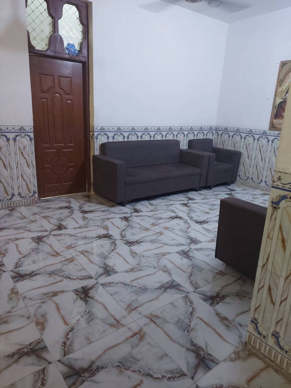 بيت للبيع مساحه ٣٠٠متر طابو زراعي سند٢٥
البيت بنا واجه ١٥ متر نزال ٢٠متر  البيت بناء حديث درجه اولى بي غرفتين نوم وهول واستقبال ومطبخ وكراج سياره وحديقه حلوه ومجمع صحي داخلي وخارجي عنوان الحله ورديه خارج شارع معمل ابو كيره للإستفسار اكثر مراسله الصفحه او الاتصال على الرقم 

***********
