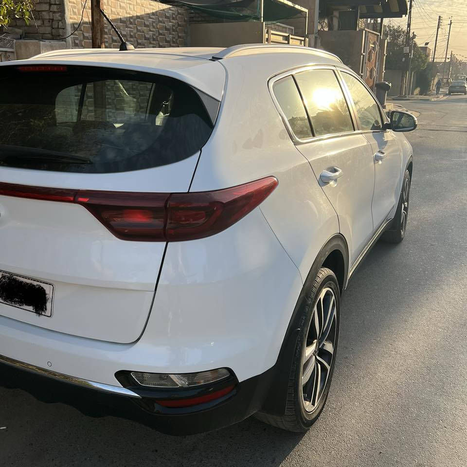 للبيع سبورتج 19 شكل ال20 لون ابيض
السيارة ماشية 63الف
السيارة مواصفات البيسك
كامره
حساس امامي خلفي
سويج
السيارة مكفولة كفالة عامة ماعدة رصعتين يم الجاملغ الامامي عكس السايق
السيارة خير من الله صدر محرك كلشي مكفول
سعر 198 وبيها مجال بسيط

المكان السيارة شارع فلسطين
رقمي ‭***********
