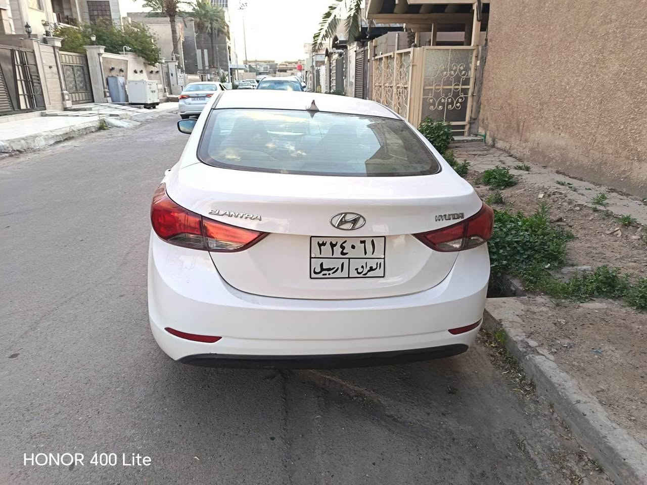 السلام عليكم 
النترا 2013 للبيع فقط. 
رقم اربيل 
تحويل او وكال 
سياره مبدل بيها قماره وجنطه ومصبوغه حزام 
محدثها 2016 
داخل بيجي. 
سلايت 
شاشه / كامره خلفيه 
تحكم ستيرن.
تخم تاير جديد. 
تبريد مسوي. مصارله سبوع كلش حلو 
سياره جاهزه بدون نقص. 
عنوان جميله شارع خيرالله 
السعر 80 $ بيها مجال. بسيط. 
*********** بغداد, العراق
