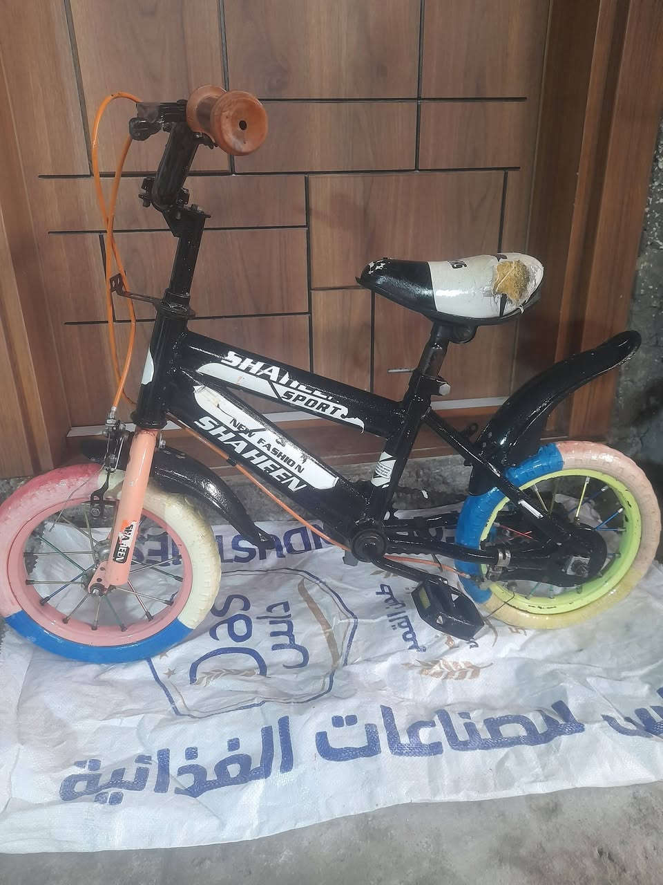 السلام عليكم باسكلات حجم ١٢ نوعية ممتازة ونظافة كلش كاملات من كلشي اي نقص مابيهم ابو السلة ٢٥ الف والثاني ٢٠ الف وسكوتر أوربي ١٥ الف وثلاث تايرات ١٥ الف بعقوبة التحرير ***********
