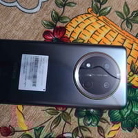 نضيف • شاحن وباكيت • قفل بدون معامله