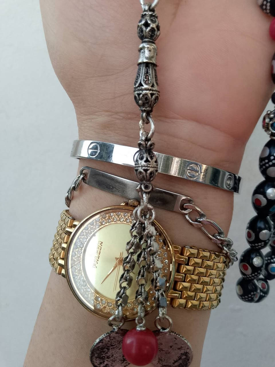يسعد مساكم بكل خير 🖤🖤🖤 
مسبحة نارجين انتيك من خشب الابانوس تنزيل قصدير وعيون فضة ومرجان ودروب فضة قياس الحبة ١٥/١٠ 
 🖤🖤🖤


**إذا كنت صاحب هذا الإعلان وتريد حذفه لأي سبب، رجاءا أرسل رسالة إلى الدعم الفني**