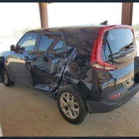 للبيع / كيا سول موديل 22 رقم اربيل باسمي حادثهه واضح باب خلف السائق لل...