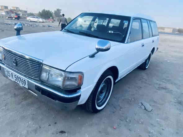 سلام عليكم سياره سوبر اسشيشن موديل٨٨ بسمي مكينه وكير ففتي جدد رقم أنبار صدر امامي خلفي جدد مكان بغداد السعر ٦٠ رقم هاتف *********** تحويل ثاني يوم مصبوغه عام بدون اي ضربه
