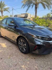 فورتي موديل 23 معوقين كير 8سيفيتي ومحرك 2000  ماشيه 62  ضررها قبق جنطه...