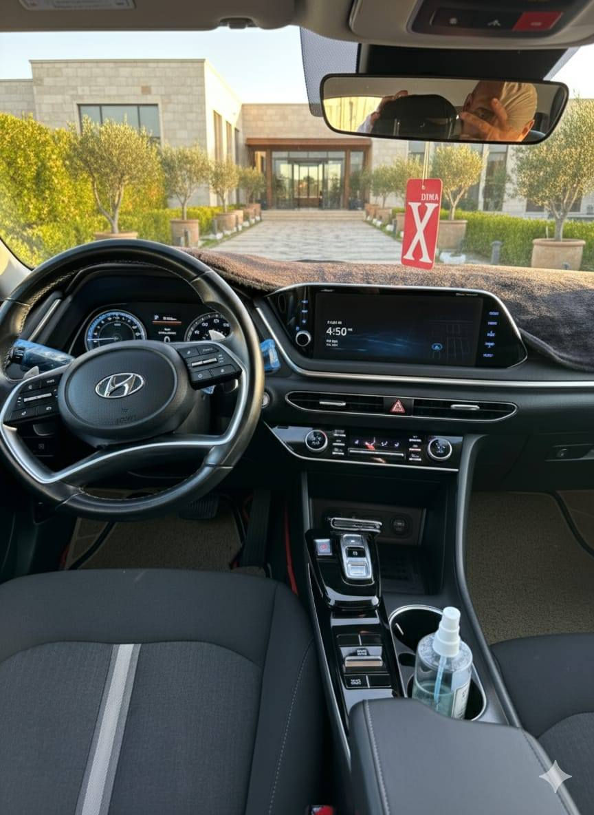 تم تنزيل السعر قليلا للبيع المستعجل،
سيارة سوناتا حديثة موديل ٢٣ لوك
صنع كوري بوارد أمريكي فول مواصفات كلشي بيها عدا البانوراما فقط صرف اقتصادي محرك 2000 هايبرد، نظافة امتياز. 

مميزات وتفاصيل السيارة :

گير AT المرغوب ✈️
مكينة وبجم بلاد ⛔

لون فخم وجديد فضي مطعم 🔲
شحن ذاتي🔃
وقود 60 لتر ⬅️ 900 كم ♾️
تبريد عالي جدا 🔵
قيادة ذاتية✅
كشنات كهربائية تبريد & تدفئة🟠
رادارات كل الاتجاهات🔴
حساسات كل الاتجاهات& حساسات فتح أبواب 🟢
جنطة كهربائية تلقائية🔵
حساسات إطارات& سماعات عدد 12 HD.
ماسحات أوتو🫟
لايت أوتو🟤
توقف أوتو عند الاقتراب من جسم غريب.
المسافة المقطوعة ٣١ ميل فقط لا غير شرط. 

توجد فيها كثير من المميزات الأخرى.⚠️

رقم المركبة مميز : واسط ⬅️ الدخول لإيران بدون موافقات.
تحويل اي محافظة باسم المشتري.
الضرر طفيف جدا: بارد في الجاملغ الامامي بدون باب ولا دواخل ولا بنيد.

السعر 🟢 179🟢 قفل غير قابل للتفاوض. 

التواصل:
***********
                                  *********** واتساب أيضا متوفر.

مكان السارة المنصور تقاطع الداوودي.
ملحوظة :
إذا ما عندك المبلغ المطلوب تكدر تشوف موديلات ثانية وحسب الحادث، لا تخابرني يعني.
