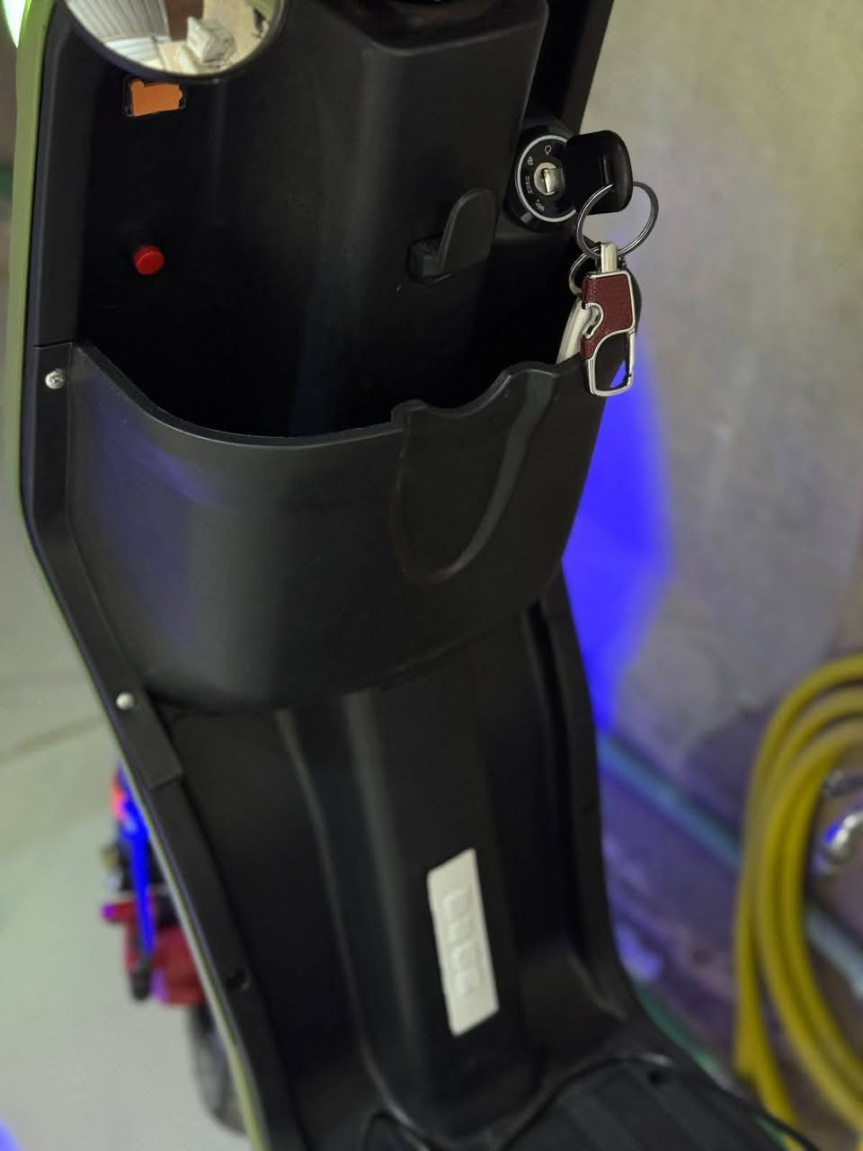 أعادة نشر بسبب الوعود الكاذبه
للاتصال ***********
السلام عليكم، أر تسعه للبيع موديل 2026 استعمال قليل أقل الشهر 

نضافة فول واحد ع واحد 
مرتبة گبل للشارع معايزة برغي 
المكان نجف حي السلام 4 شوارع
