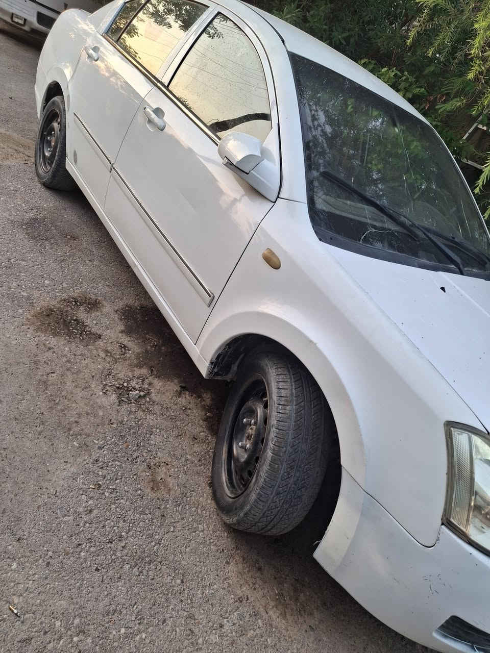 السلام عليكم شيري A5 موديل 2013  كير عادي محرك ١٥٠٠ بلاديه تدفئه تبريد رقم بغداد مشروع وطني سنويه ساقطه باسمي العنوان بغداد الدوره 37 ( ***********)
