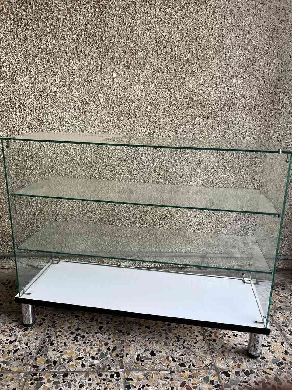 فاترينه زجاج للبيع مستعمله نظيفة جداً جداً ٤ طوابق ارتفاع ١٠٠ سم عرض ٣٨ سم طول ١١٦ سم 
مكاني بغداد العامرية 
تواصل ***********
