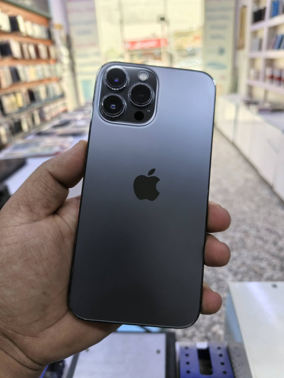 ايفون 13 pro Max
ايفون ١٣ برو ماكس 🎖
ذاكره ٢٥٦ ✔️
بطاريه ١٠٠🔋
فيس ايدي شغال💯
السعر ٤٨٠ الف 
مكاني نجف عسكري مدارس📌
***********
