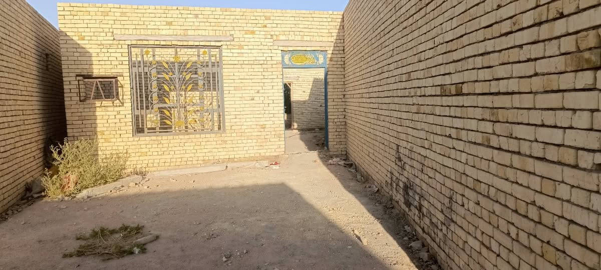 هيكل للبيع المساحه 485متر+محل مقابل معمل الألبان على الشارع الرئيسي طابو زراعي 
ثلاث غرف هول براني مطبخ صحيات داخليه وخارجيه 
للاستفسار اكثر مراجعة مكتب دبي أو مراسله خاص 
*********** وتساب ✅
