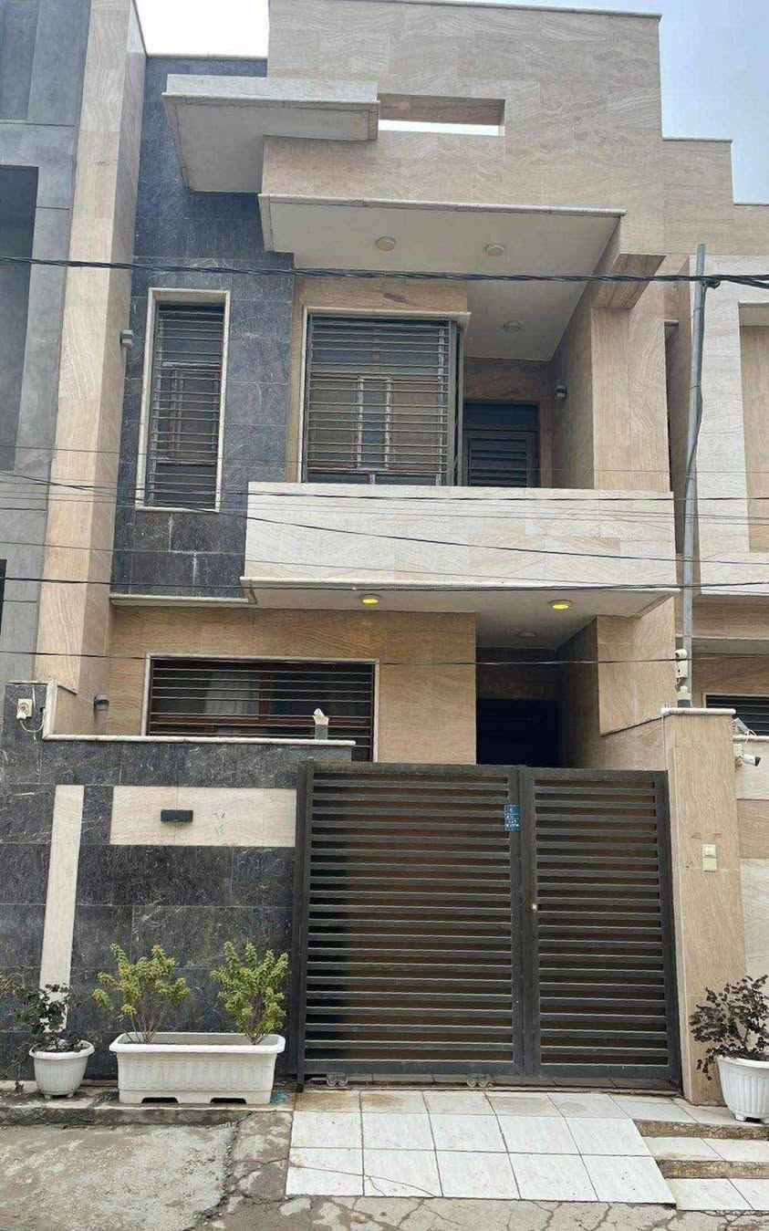 دار في حي الصحه المربع الذهبي شارع المحوله 
طابو زراعي صرف 
مساحه ١٠٠ =٥*٢٠ 
بناء المواد كله درجه اولى وواجهة البيت مرمر 
سنة البناء ٢٠٢١
الطابق الاول ارضيه مرمر +غرفة نوم +صحيات +استقبال +هول مفتوح على المطبخ 
الطابق الثاني غرفتين نوم + صحيات +بلوكنه 
مطبخ hdf تركي
بيبان المدخل قاصة تركي 
للاستفسار ***********
