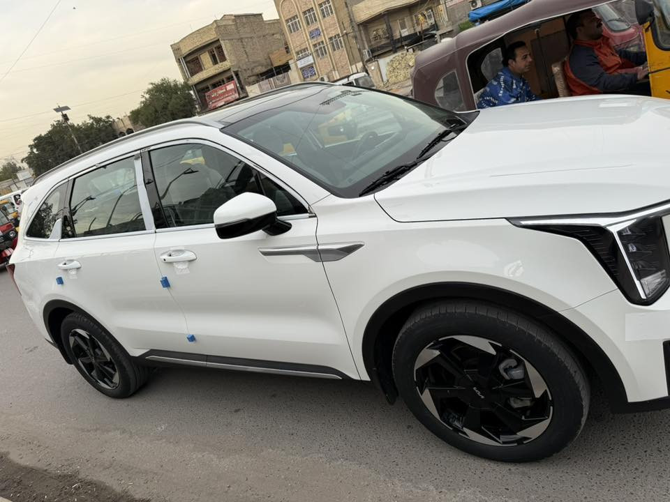 السلام عليكم سورنتو 24 خليجي 
مكفوله رقم بغداد بسمي 
مواصفات 
بصمه 
6 سلندر 
بانوراما 
داتشو 
ويل 19 
7 راكب 
جنطه كهرباء 
مري شفط 
شفتات استيرن 
تحكمات 
شاحن 
سعر 305 
***********
