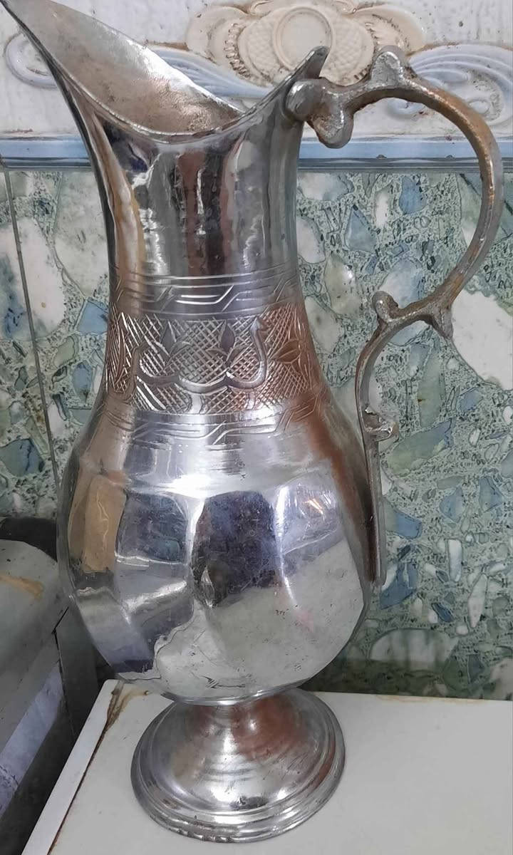 مزهريه - نحاس احمر -  ثقيل - طلاء فضه - حجم كبير - انتيك بغداد, العراق


**إذا كنت صاحب هذا الإعلان وتريد حذفه لأي سبب، رجاءا أرسل رسالة إلى الدعم الفني**