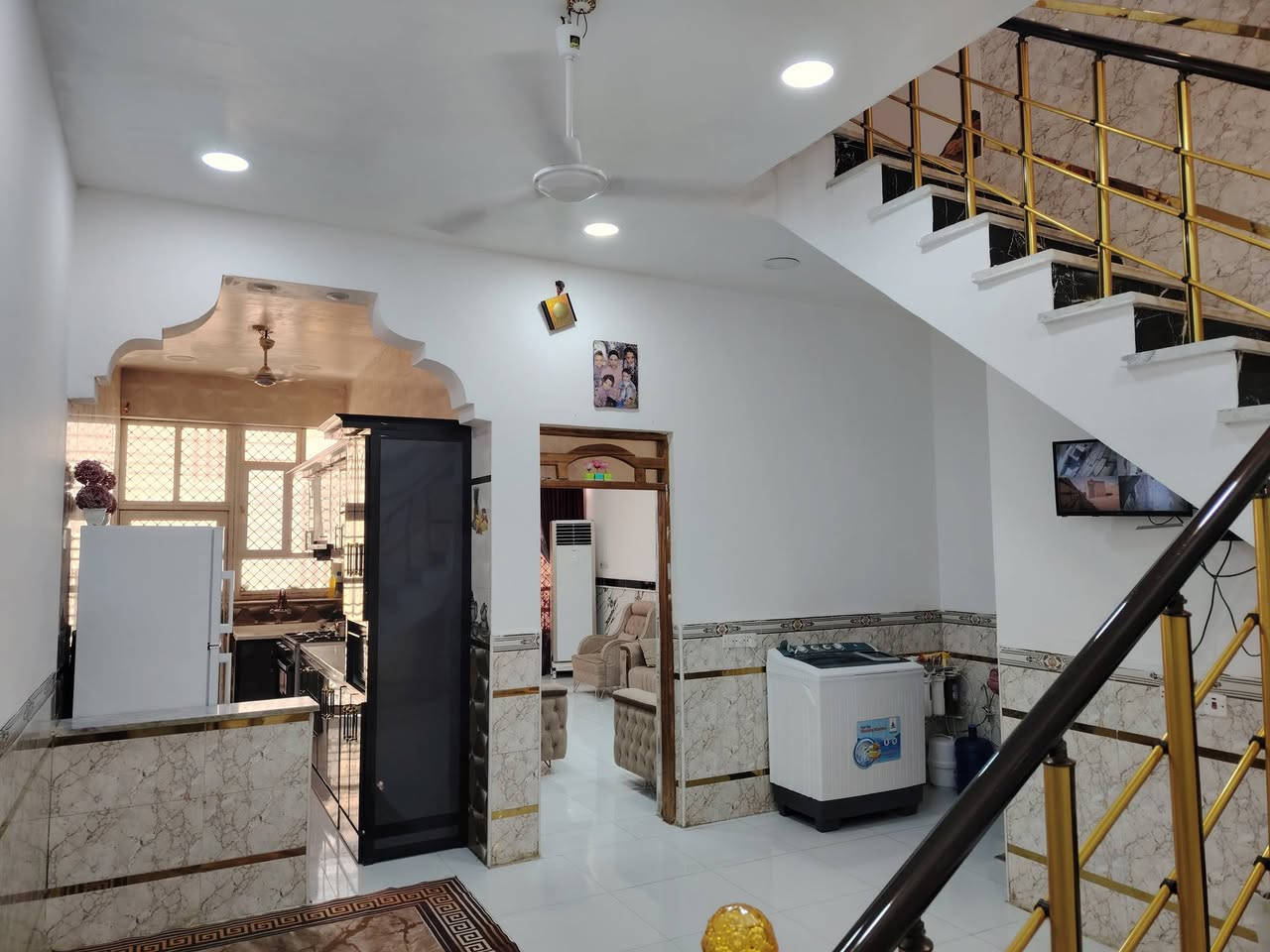 الدار للبيع المساحه 108 النزال 18 الواجهة 6 حي الوحده خلف مركز الشرطه اتصل على ***********
