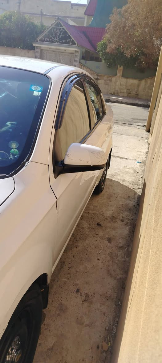 أفيو وارد أمريكي 2010 ضررها جاملغ يمين امامي ومبدل جديد ،،سيارة جاهزة من محرك وكير وطخم وتبريد واني شرعيها كير أوتو قفل سنتر رمونت ..سعرها ب66 بيها مجال قليل للأستفسار ***********..(لحد يدخل خاااص ماجااوب)
