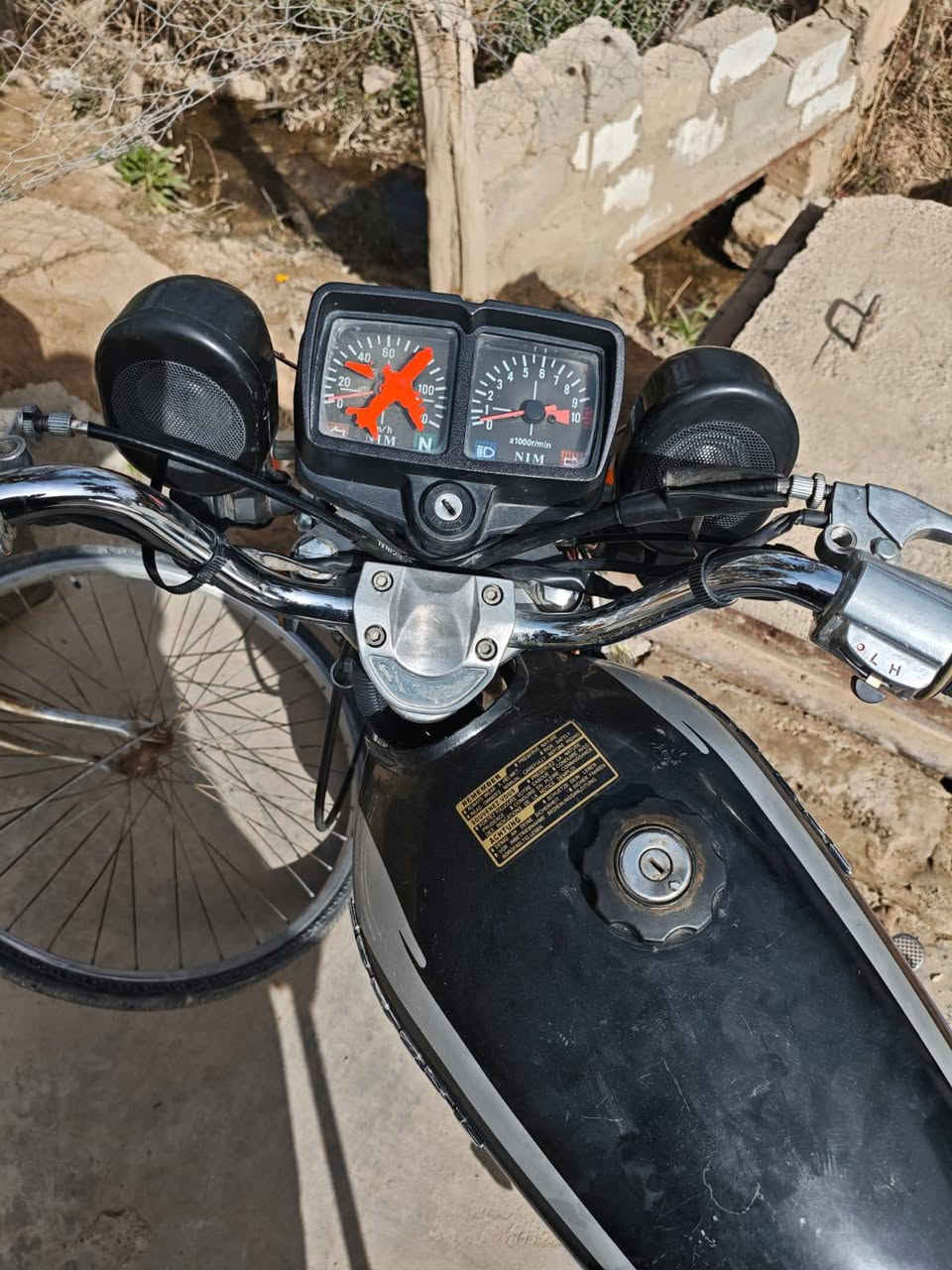 السلام عليكم ايراني للبيع اوراقه كامله موديل 23 والسكن ديالى والسعر 500 دراجه مقفوله ***********
