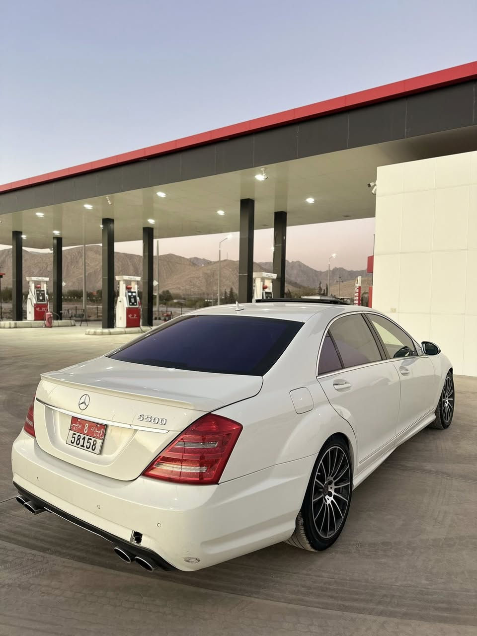 مارسيدس.   دووبه ي ساغ
موديل 2009
سياره كه گشت گياني به شه رت 
كامل مواسه فات. 
8بستن مه رغوب
به رزو نزمي ايش ده كات
٢بارجه بوياخ. ده عمي نيه  
گيرو مه كينه به شه رت 
130000كم روشتوه 
ناونيشان. رانيه.  
***********
***********
