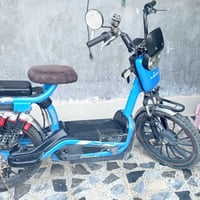 دراجة شحن نظيفة بطاريات جديد للبيع سعر 400 وبيها مجال  07825054372