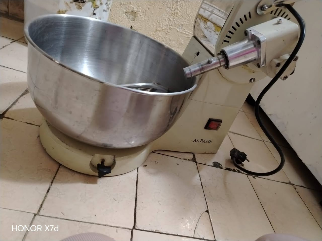 للبيع عجانة AL BAHR بحالة جيدة
عجانة قوية ومناسبة للمخابز، المطاعم، والمعجنات.
صناعة متينة وشغل نظيف
حوض ستانلس ستيل
شغّالة بدون مشاكل
استعمال قليل وحالتها ممتازة
السعر: 150
المكان: حي الجامعة
للاستفسار:***********
