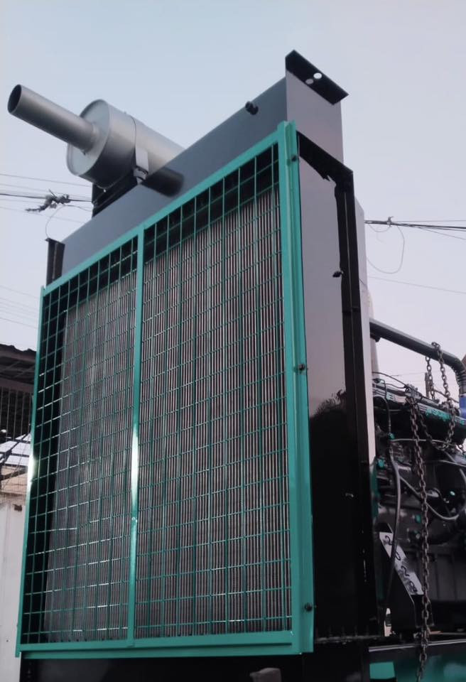 سلام عليكم مكينه بومه قبق حديد للبيع لا صرف ولا بخار توليد بلادي250كيفي تك بور بورين مكينه ستندر راديتر جديد انتر كلر جديد اي ستفار اتصال على رقم صاحب المكينه (***********)
